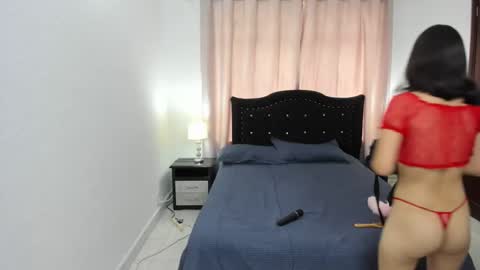 Snapshot of antonella_heinz_ chatting on 3, 12, 2025 Antonella online show from 3, 12, 2025