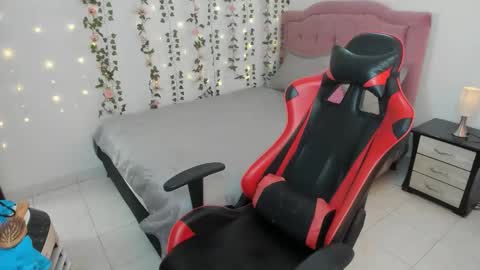 Snapshot of antonella_heinz_ chatting on 26, 3, 2026 Antonella online show from 26, 3, 2026