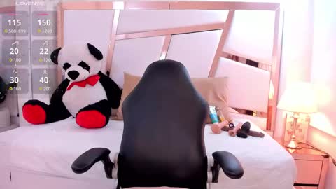 Snapshot of antonella_moon7 chatting on 8, 3, 2026 Antonella Moon 7 online show from 8, 3, 2026