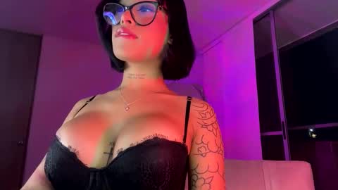 Snapshot of antonella_silva chatting on 7, 1, 2025 Anto online show from 7, 1, 2025