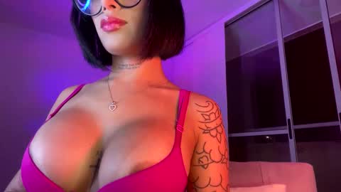 Snapshot of antonella_silva chatting on 10, 1, 2025 Anto online show from 10, 1, 2025