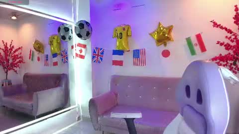 Snapshot of antonella_wiild chatting on 17, 7, 2026 Antonella online show from 17, 7, 2026