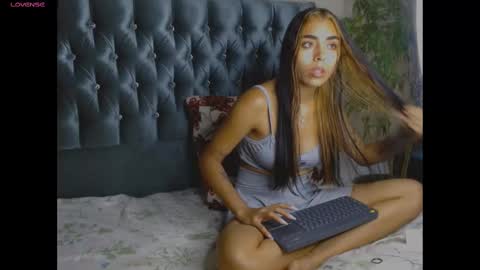 AntonellaAndNoah online show from 13, 2, 2025