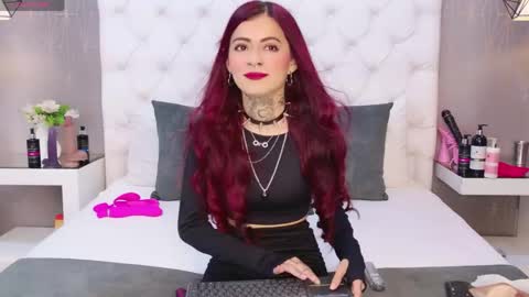 Snapshot of antonellaescudero chatting on 24, 4, 2026 AntonellaEscudero online show from 24, 4, 2026