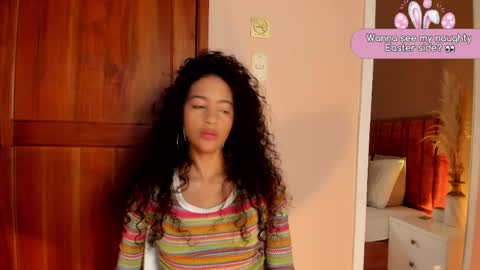 Snapshot of antonellahall_ chatting on 4, 4, 2026 AntonellaHall online show from 4, 4, 2026