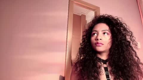 Snapshot of antonellahall_ chatting on 9, 4, 2026 AntonellaHall online show from 9, 4, 2026