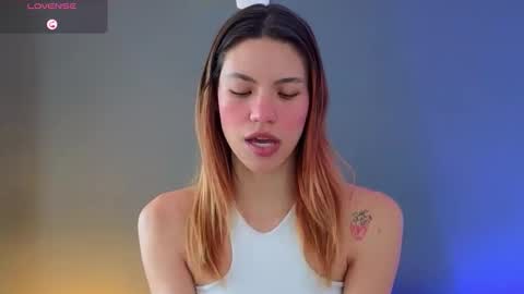 Snapshot of antonellarossii_ chatting on 4, 12, 2025 Antonella online show from 4, 12, 2025