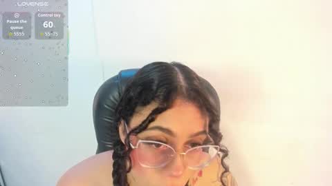 A N T O N E L L E  online show from 30, 11, 2025