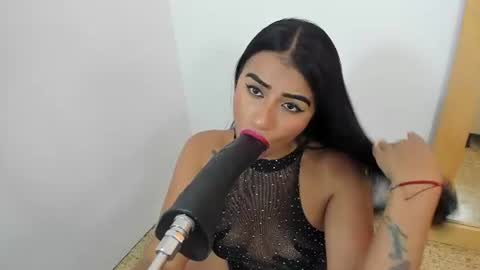 Antonia online show from 4, 7, 2026