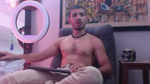 Snapshot of antoniocuervo chatting on 28, 1, 2025 Hadez online show from 28, 1, 2025