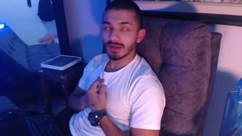 Snapshot of antoniocuervo chatting on 16, 2, 2025 Hadez online show from 16, 2, 2025