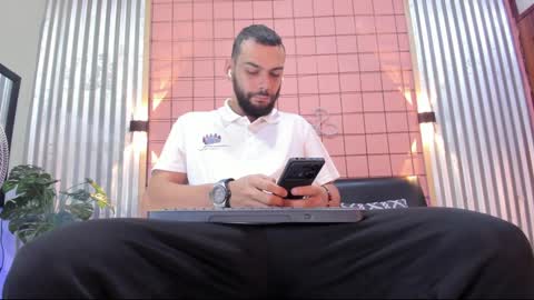 Snapshot of antony_bigdick_ chatting on 5, 1, 2025 Juan Camilo online show from 5, 1, 2025