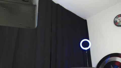 Instagram miguelangel1802  online show from 2, 2, 2025