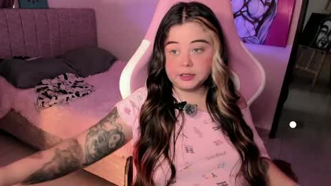   Independent model  online show from 13, 5, 2026