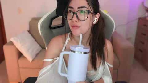 Snapshot of anyacute01 chatting on 7, 6, 2026 anya online show from 7, 6, 2026