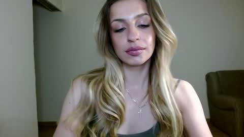 Snapshot of anyamurr chatting on 4, 4, 2026 Anya online show from 4, 4, 2026