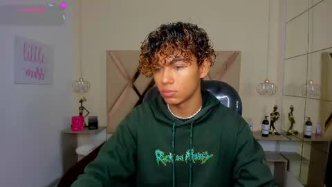 Snapshot of anyelotwink chatting on 1, 7, 2026 anyelotwink online show from 1, 7, 2026
