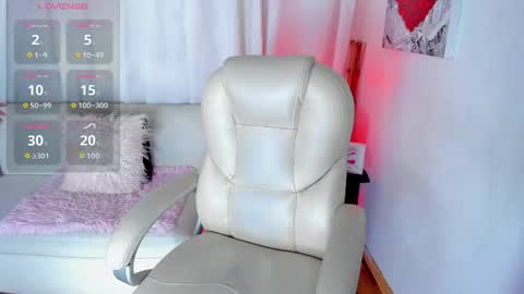 Snapshot of anyi_restrepo chatting on 10, 10, 2025 Anyi online show from 10, 10, 2025