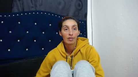 Snapshot of anyu_1306 chatting on 11, 1, 2025 anyu online show from 11, 1, 2025