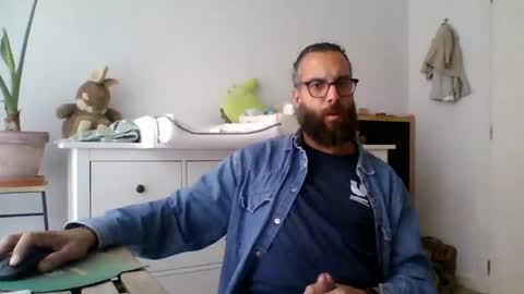 Snapshot of apc_3 chatting on 5, 11, 2025 apc_3 online show from 5, 11, 2025