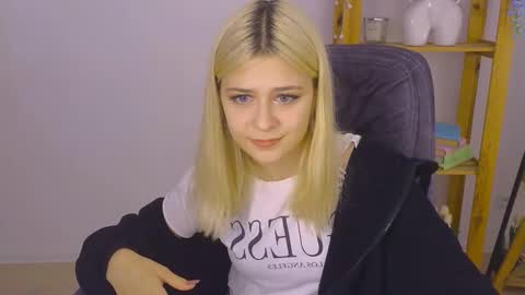 Snapshot of apheliastar chatting on 25, 10, 2025 ApheliaStar online show from 25, 10, 2025