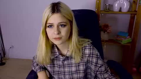 Snapshot of apheliastar chatting on 11, 11, 2025 ApheliaStar online show from 11, 11, 2025