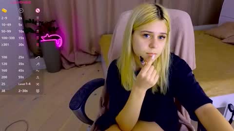 Snapshot of apheliastar chatting on 3, 2, 2026 ApheliaStar online show from 3, 2, 2026