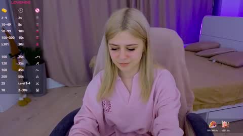 Snapshot of apheliastar chatting on 4, 3, 2026 ApheliaStar online show from 4, 3, 2026