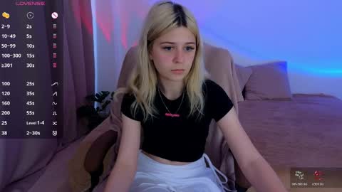 Snapshot of apheliastar chatting on 23, 4, 2026 ApheliaStar online show from 23, 4, 2026