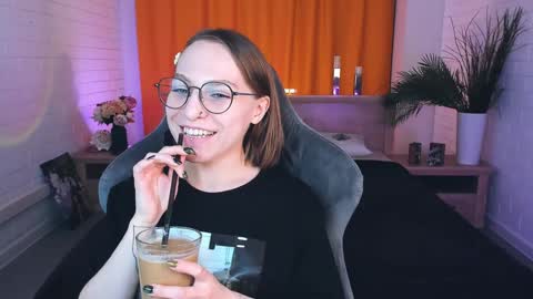 Snapshot of aphexqueen chatting on 14, 1, 2025 APHEX QUEEN online show from 14, 1, 2025