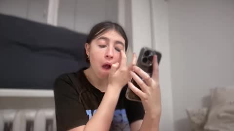 Snapshot of aphr0dite22 chatting on 3, 3, 2026 aphr0dite22 online show from 3, 3, 2026