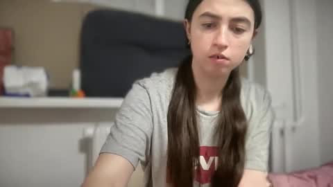 Snapshot of aphr0dite22 chatting on 25, 3, 2026 aphr0dite22 online show from 25, 3, 2026