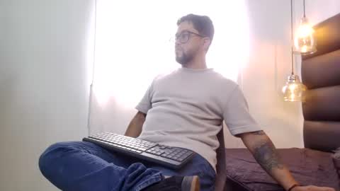 Snapshot of apolomarcos_ chatting on 5, 7, 2026 marcos online show from 5, 7, 2026