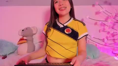 Snapshot of apple_of_pleasure chatting on 17, 6, 2026 Lily online show from 17, 6, 2026