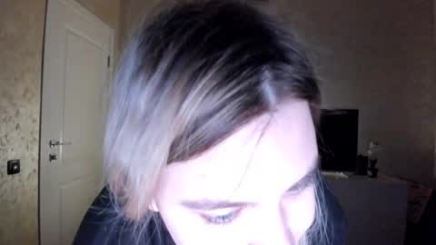 appleyummybuns online show from 1, 11, 2025