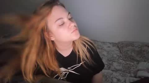 Snapshot of appleyummybuns chatting on 2, 7, 2026 appleyummybuns online show from 2, 7, 2026