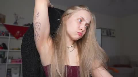 Snapshot of appr0ved_ chatting on 23, 4, 2026 REYNA next stream is 11h of Feb online show from 23, 4, 2026