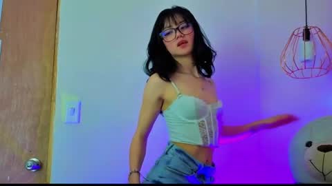 Snapshot of april_bennett chatting on 18, 6, 2026 online show from 18, 6, 2026