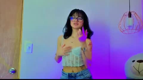 Snapshot of april_bennett chatting on 30, 6, 2026 online show from 30, 6, 2026