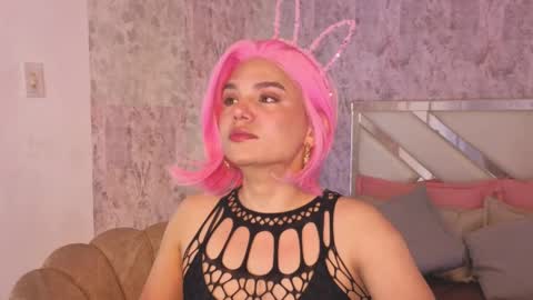 Snapshot of april_summer_ chatting on 9, 4, 2026 Isabella online show from 9, 4, 2026