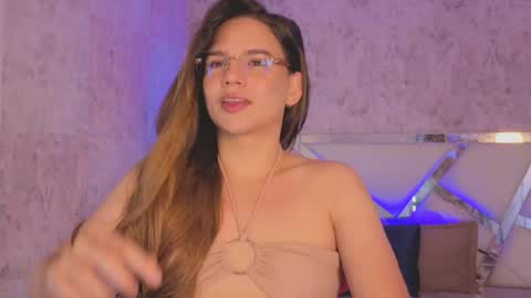 Snapshot of april_summer_ chatting on 19, 5, 2026 Isabella online show from 19, 5, 2026