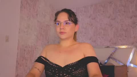 Snapshot of april_summer_ chatting on 20, 5, 2026 Isabella online show from 20, 5, 2026