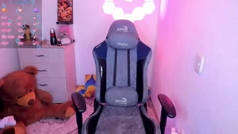 aqua emilly online show from 20, 3, 2026