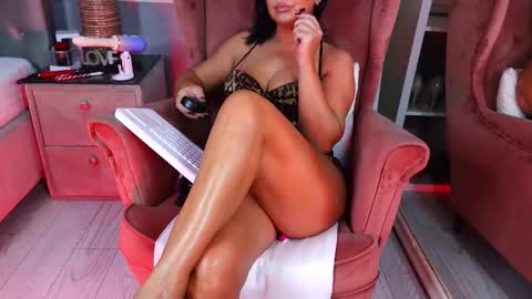 AQueenMonica online show from 23, 11, 2025