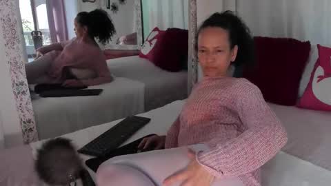 Snapshot of arabiel chatting on 8, 1, 2026 Nadia Cyel online show from 8, 1, 2026