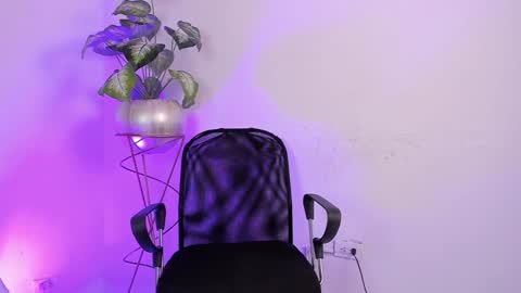 Snapshot of aradia_01 chatting on 22, 1, 2025 online show from 22, 1, 2025