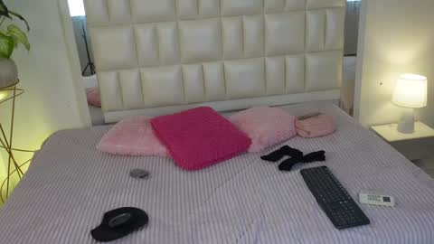 Snapshot of aradia_01 chatting on 26, 1, 2025 online show from 26, 1, 2025