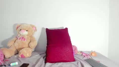 Arantza Hill online show from 9, 3, 2025