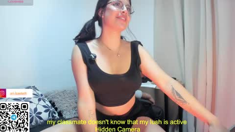 Snapshot of ari_bastett chatting on 3, 4, 2026 Ariana online show from 3, 4, 2026