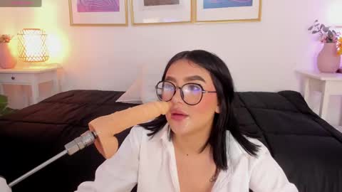 Snapshot of ari_rose_dh chatting on 29, 4, 2026 ARI online show from 29, 4, 2026